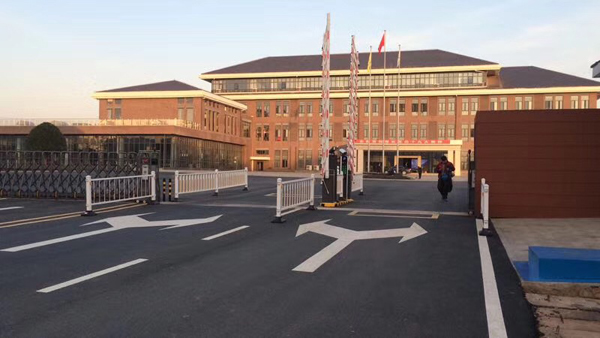 中国铁建重工车牌识别+通道闸