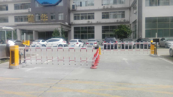 麓华小区车牌识别系统
