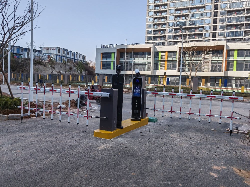 麓谷城市公园停车场出入管理系统